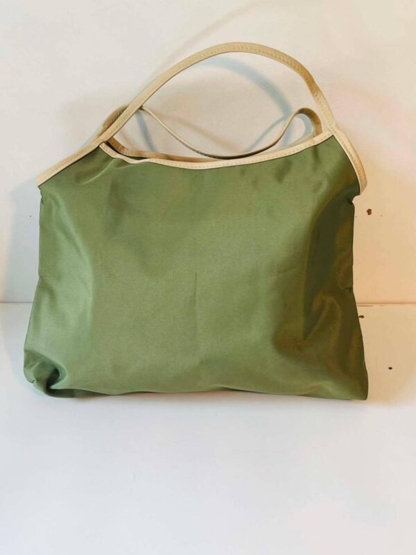 agnes b 3 Sac à main / cabas agnès b. en nylon vert olive et finitions cuir beige