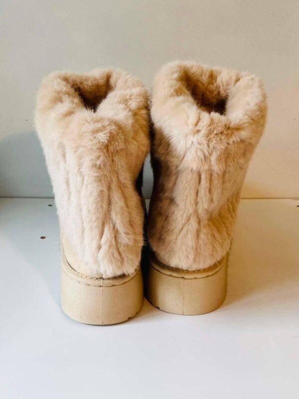 Bottes fourrées beige neuve T 36/37