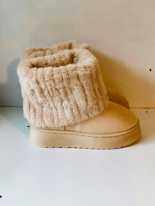 Bottes fourrées beige neuve T 36/37