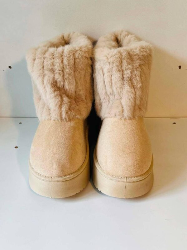 Bottes fourrées beige neuve T 36/37