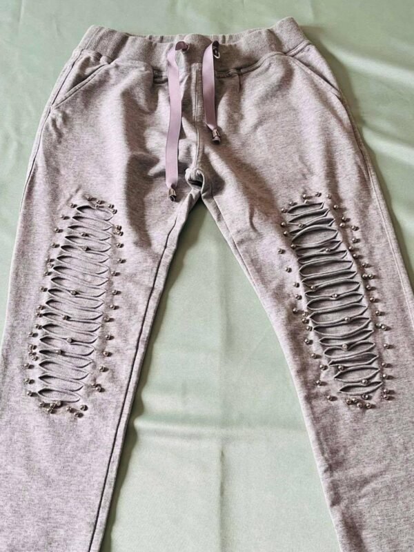 jogging 5 Pantalon de jogging/legging gris avec détails lacés et perles aux genoux T M/L