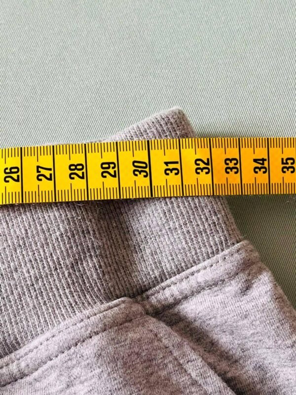 jogging 8 Pantalon de jogging/legging gris avec détails lacés et perles aux genoux T M/L