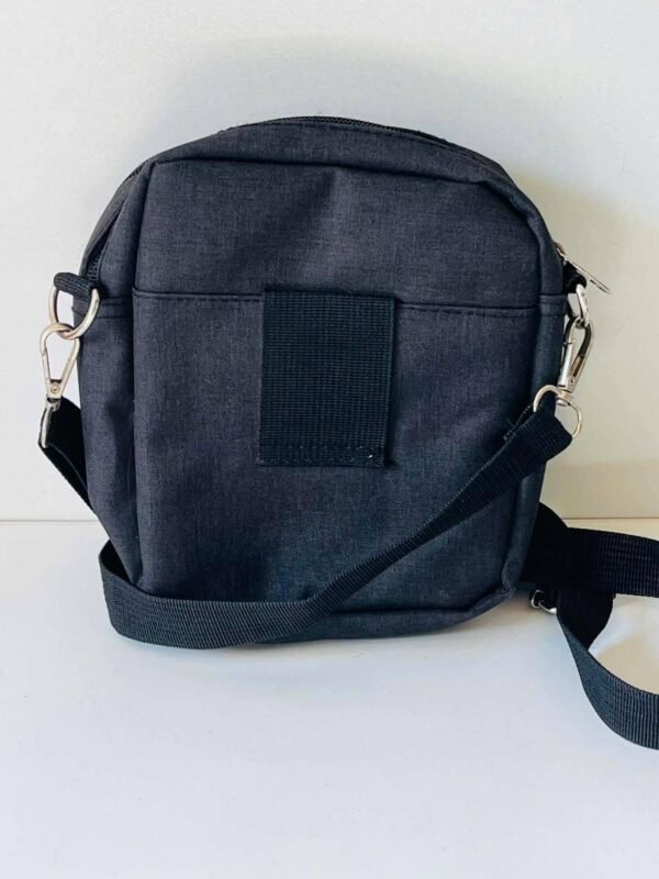sacoche noir2 Sacoche bandoulière multipoche homme OR&MI – Gris anthracite / Noir