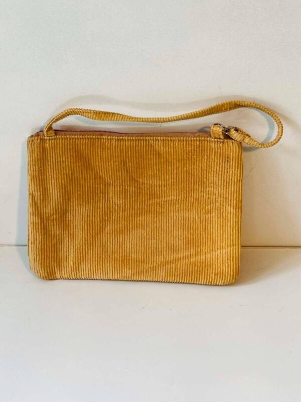 trousse agnes 3 Pochette / Sac à main Agnès b. en velours côtelé jaune moutarde