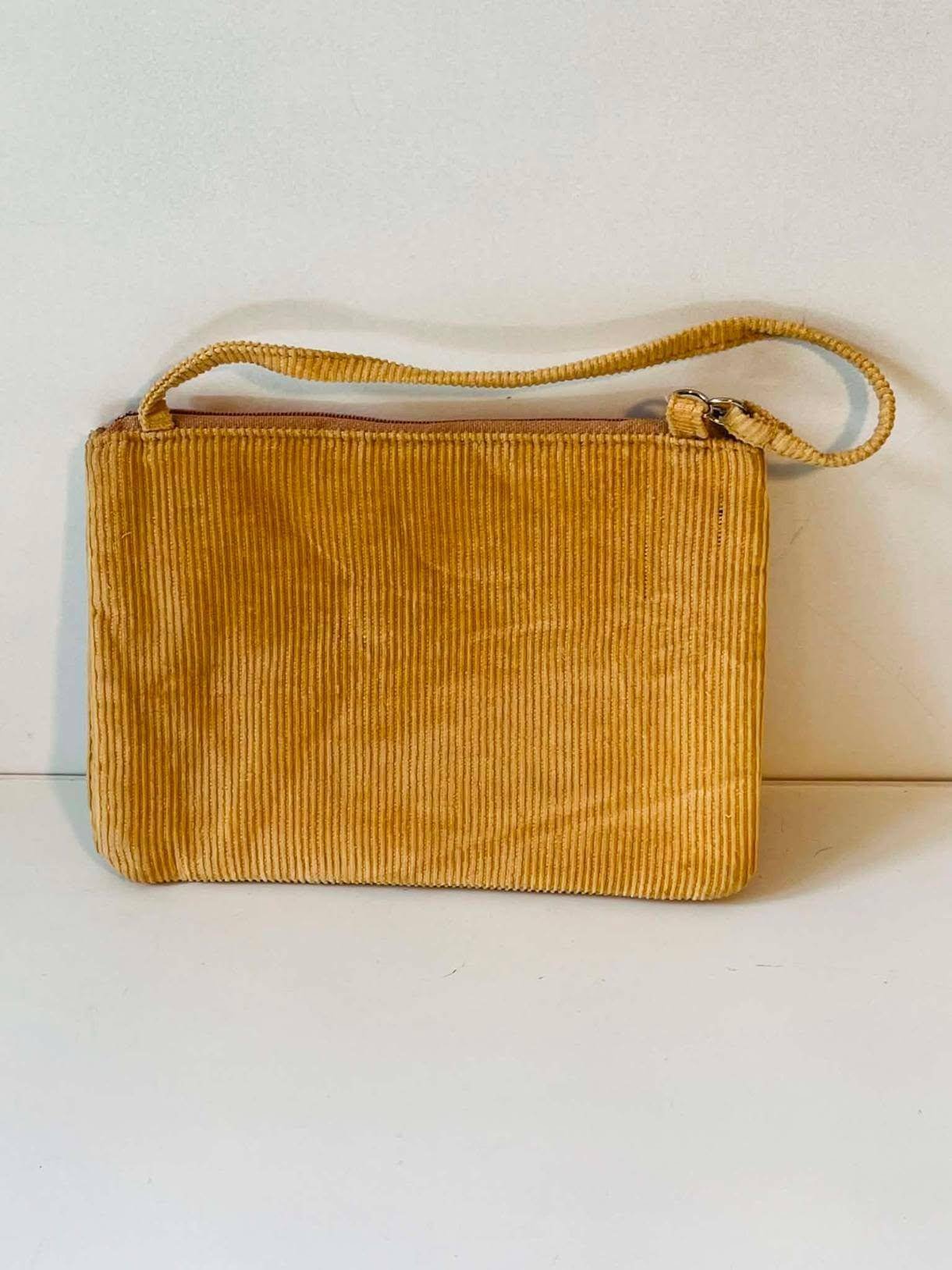 trousse agnes 3 Pochette / Sac à main Agnès b. en velours côtelé jaune moutarde - Image 2
